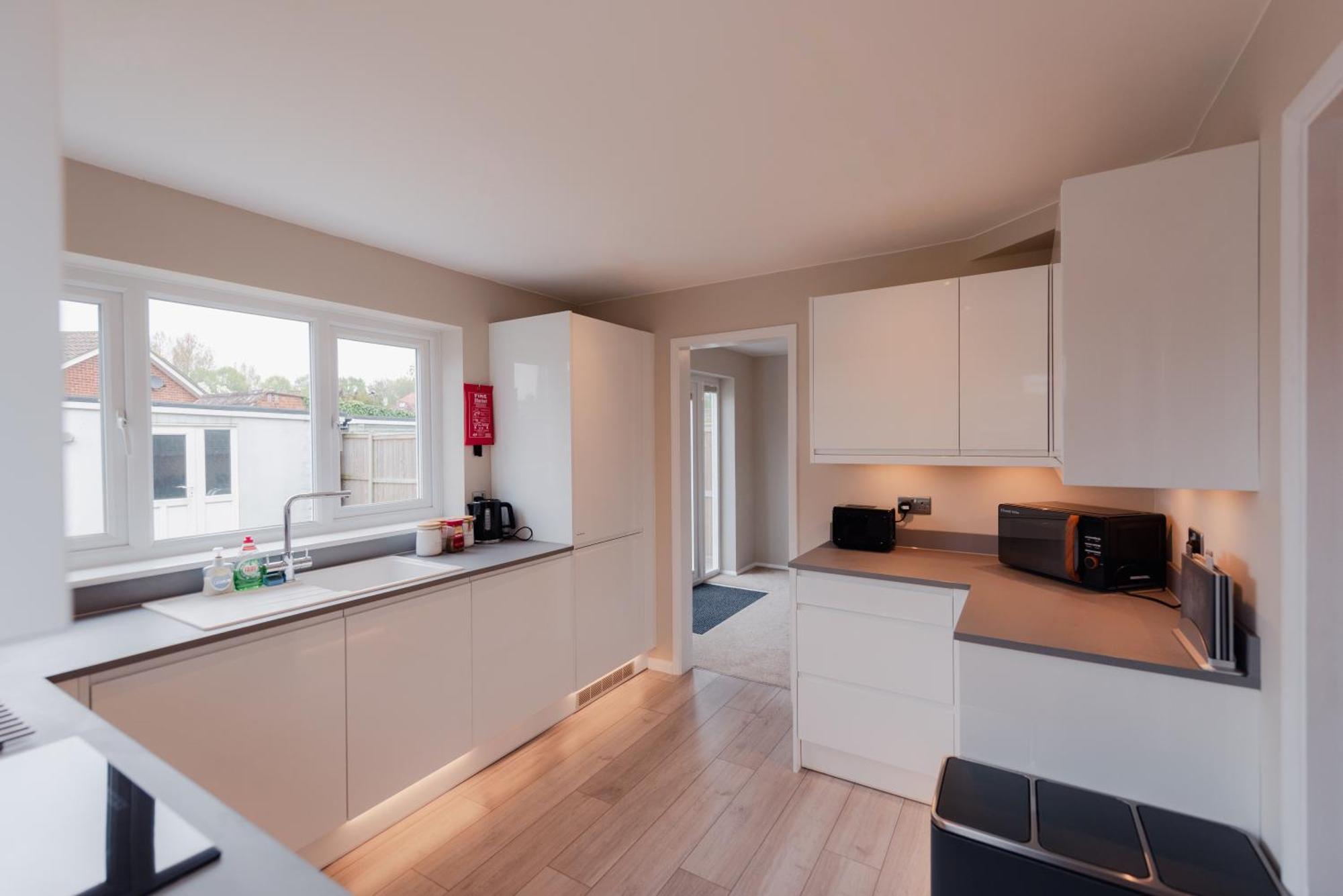 Luxury Recently Renovated 3 Bedroom Home In Sandwich Kent Экстерьер фото
